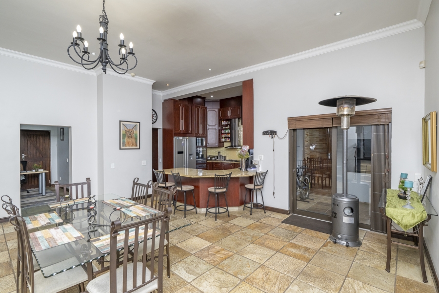 4 Bedroom Property for Sale in Van Riebeeckshof Western Cape